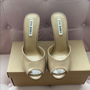 Steve Madden Cream Stiletto Heels Peep Toe